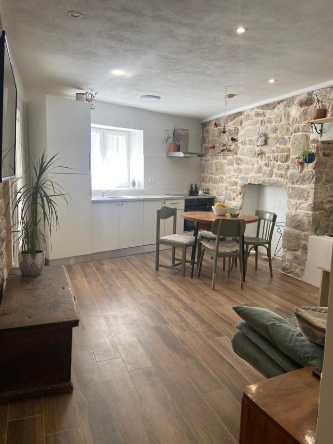 Apartman Oleandar Kastela Bagian luar foto